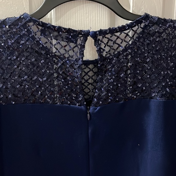 Dress - Picture 5 of 8